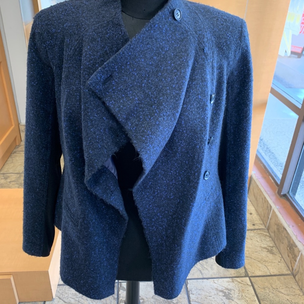 Women’s jacket - Picture 2 of 7